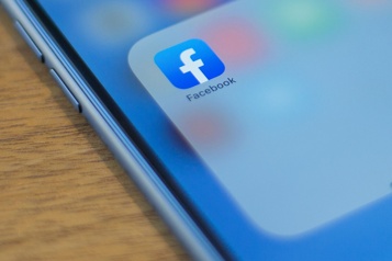 États-Unis Facebook réautorise les publicités politiques après des mois d’interdiction)