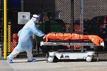 Près de 1200 morts aux É.-U. en 24h, pire bilan quotidien dans un pays