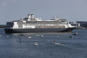 Les passagers du Zaandam et du Rotterdam débarquent en Floride