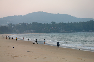 Tha?lande Bient?t plus de quarantaine à Phuket pour les touristes vaccinés)