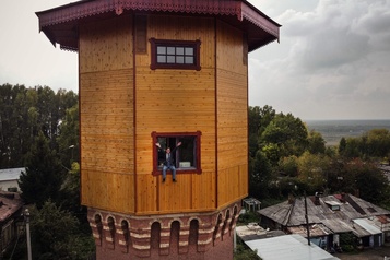 La gloire fanée des maisons sibériennes)