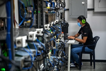 De nombreux Vénézuéliens se lancent dans le minage de cryptomonnaies)