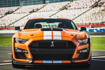 Un cours pour conduire sa Mustang Shelby GT500 et la garder sur la route