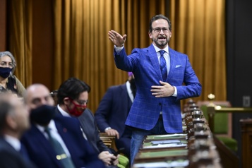 Propos sur Omar Alghabra Blanchet dit avoir posé des questions « légitimes » )