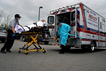 1480 morts en 24h aux États-Unis, nouveau record quotidien dans un pays