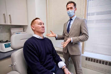 Aux États-Unis, l’ère Zoom booste la chirurgie esthétique)
