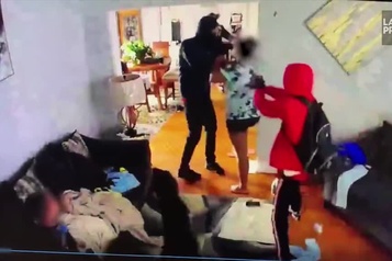 Invasion de domicile en Indiana Un jeune gar?on se porte à la défense de ses proches)