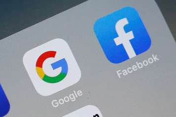 Londres lance un code de conduite visant Google et Facebook)