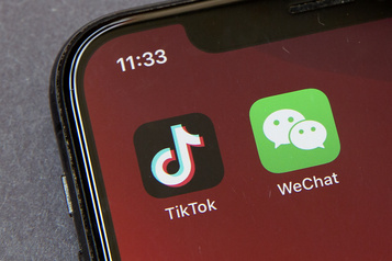 TikTok et WeChat, une menace relative pour la sécurité des États-Unis, selon les experts)