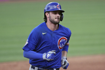 Les Cubs ratifient des contrats avec trois de leurs vedettes)