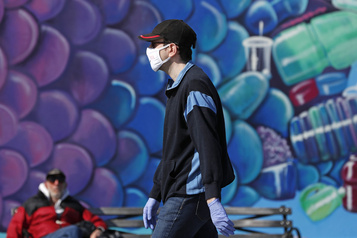 Masques et foulards se multiplient à NewYork