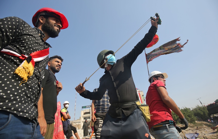 Affrontements et tirs à Bagdad après des violences meurtrières à Kerbala — Irak Affrontements et tirs à Bagdad après des violences meurtrières à Kerbala — Irak