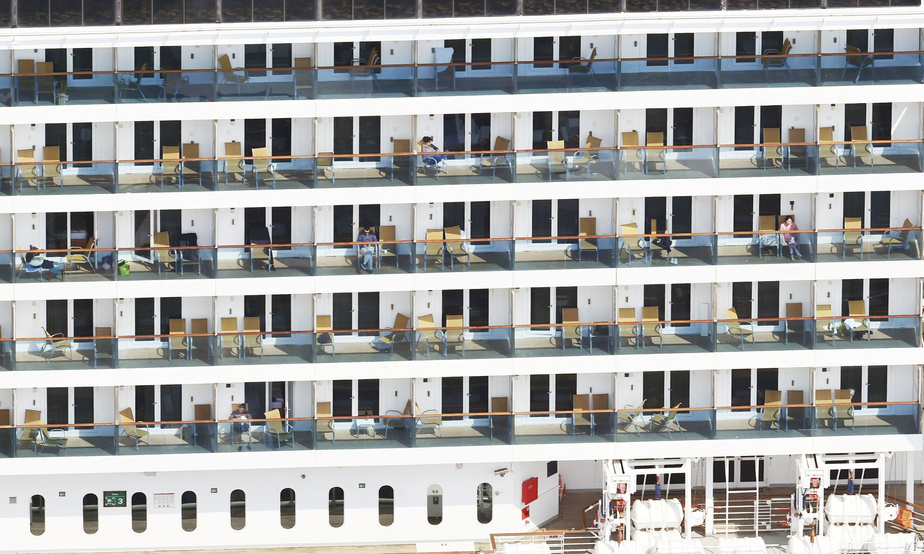Près de 150 cas à bord d'un navire de croisière au Japon Près de 150 cas à bord d'un navire de croisière au Japon