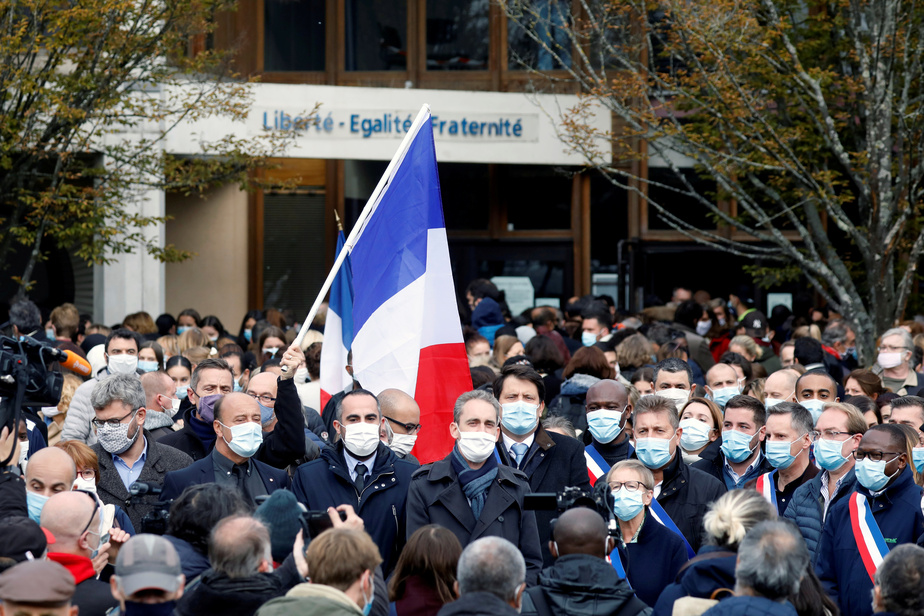France : Enquête antiterroriste après la décapitation d'un professeur France : Enquête antiterroriste après la décapitation d'un professeur