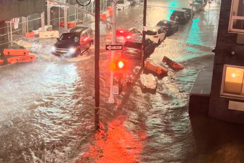 États-Unis : fortes pluies et inondations dans l'État de New York