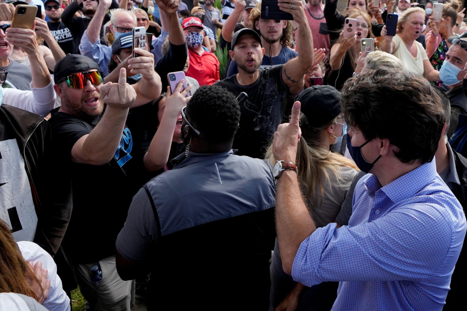 Justin Trudeau pourchassé par des manifestants | Une enquête sera menée par la police de London Justin Trudeau pourchassé par des manifestants | Une enquête sera menée par la police de London