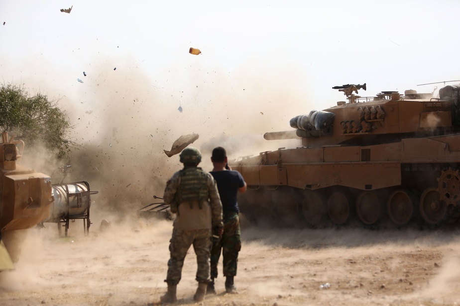 Les forces kurdes commencent à se retirer de la frontière syro-turque Les forces kurdes commencent à se retirer de la frontière syro-turque