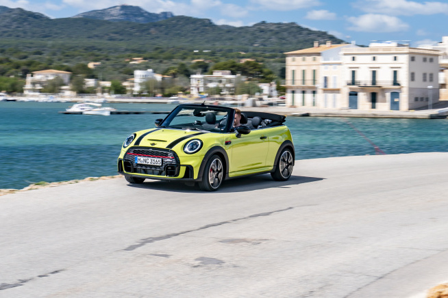 Mini La Cooper décapotable survivra probablement avec un moteur électrique