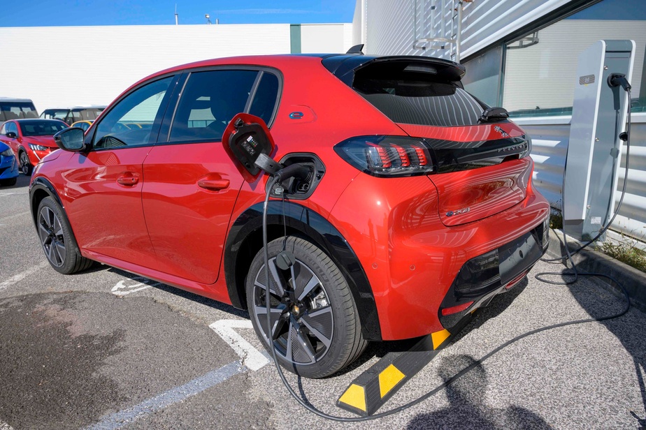 Peugeot et Fiat Chrysler discutent d'une fusion entre égaux Peugeot et Fiat Chrysler discutent d'une fusion entre égaux
