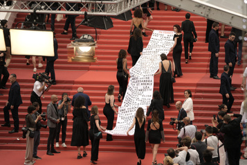Festival de Cannes Les noms des victimes de féminicides présumés s’affichent sur le tapis rouge