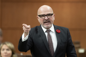 Controverse sur son identité autochtone Le ministre fédéral Randy Boissonnault quitte le Cabinet
