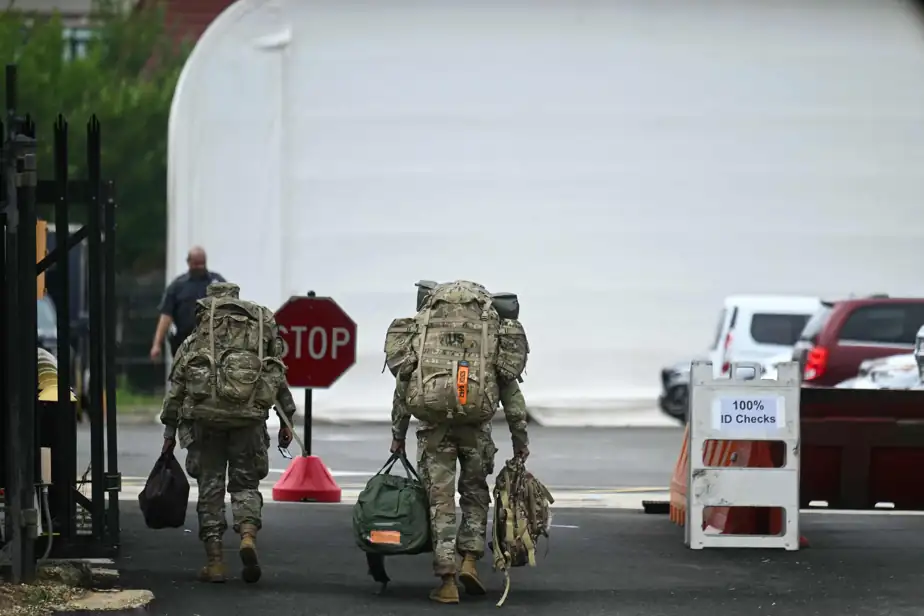 La prise de contrôle de Washington s’amorce avec l’arrivée de la Garde nationale