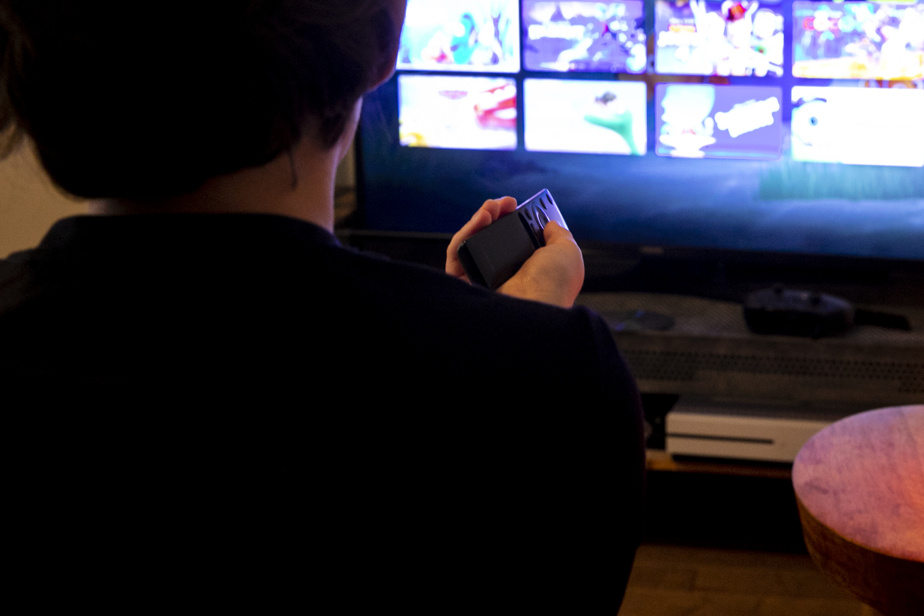 Enquête diffusée par l’ISQ | Les contenus télévisuels québécois peinent à s’imposer chez les jeunes