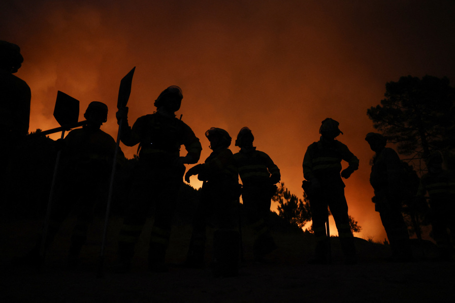 Espagne : Pompiers en lutte contre des incendies dévastateurs