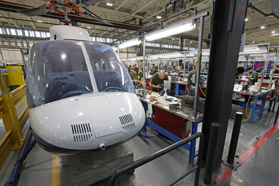 Révolution Aérospatiale : Les Recrues Affluent à l'École!
