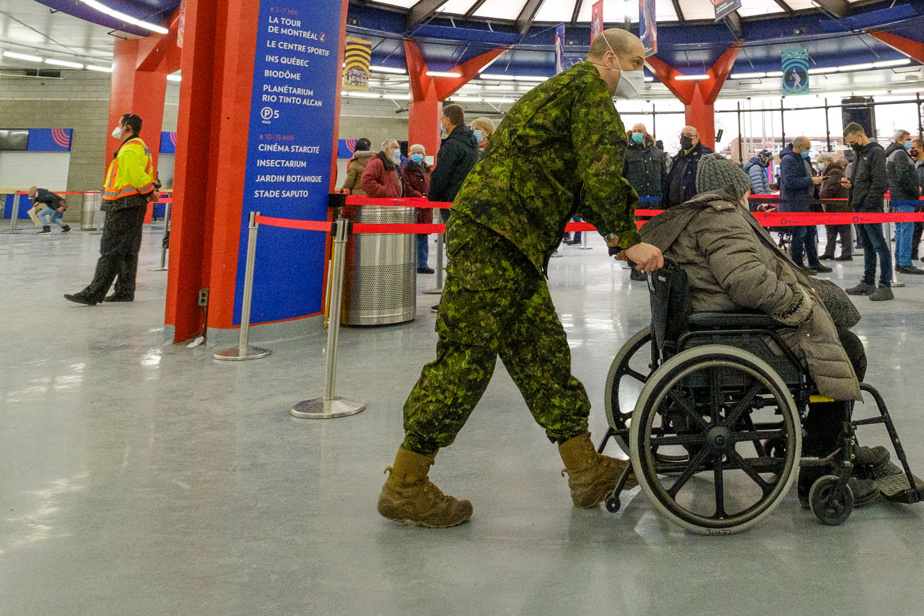 Soldats dans les cliniques de vaccination | Un déploiement visible, mais discret Soldats dans les cliniques de vaccination | Un déploiement visible, mais discret