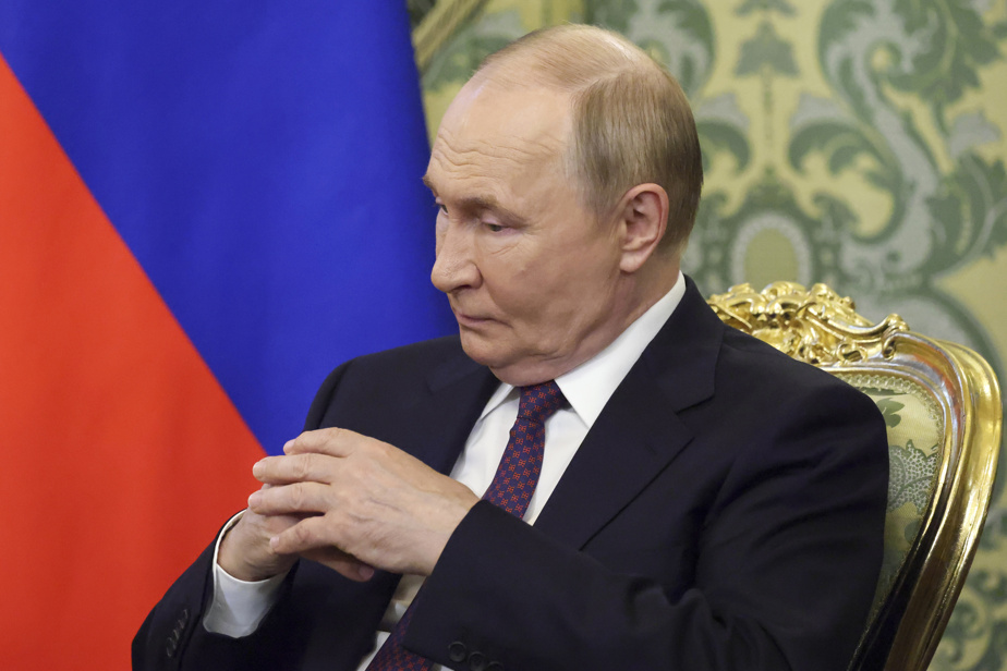 Poutine renforce la censure : Internet sous surveillance accrue