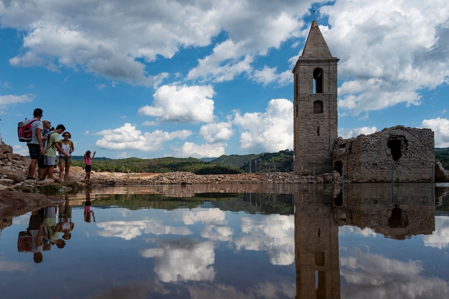 Drought revives submerged monuments in Spain