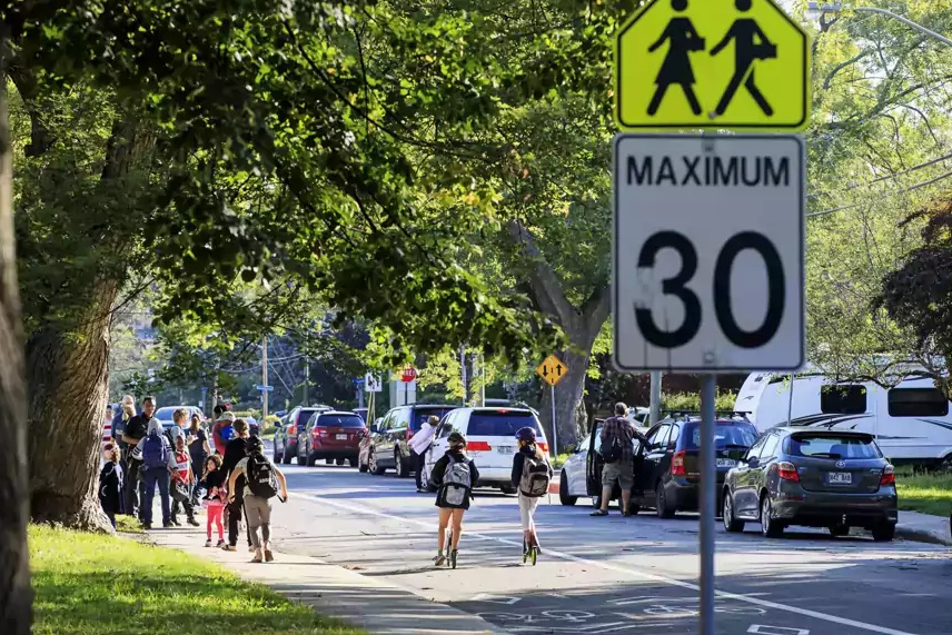 Radars photo devant les écoles : Projet Montréal s'engage!